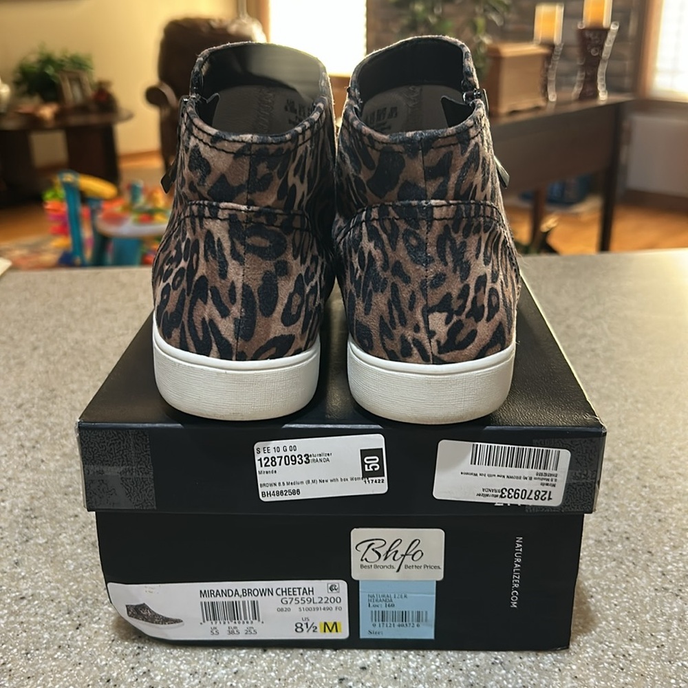 EUC Naturalizer Miranda Brown Cheetah Print side-zip bootie sneakers. Size 8.5M. - Picture 5 of 9